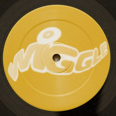 CORRIE : GROOVE ME LAST [Wiggle]